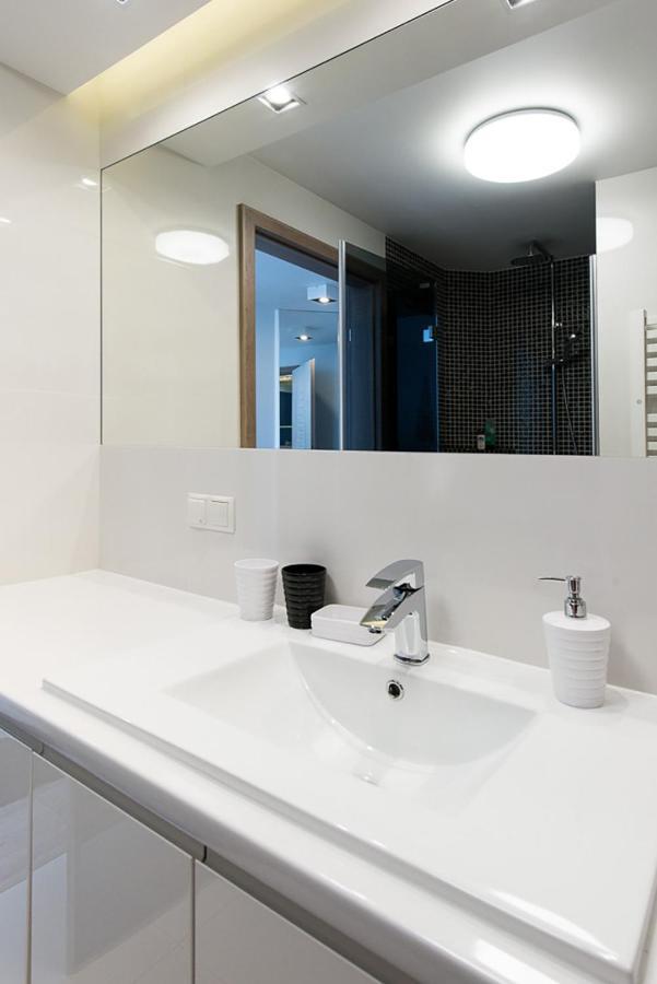 Cozy And Large 62 M2 Apartment With Air Conditioning, Old Town 크라쿠프 외부 사진