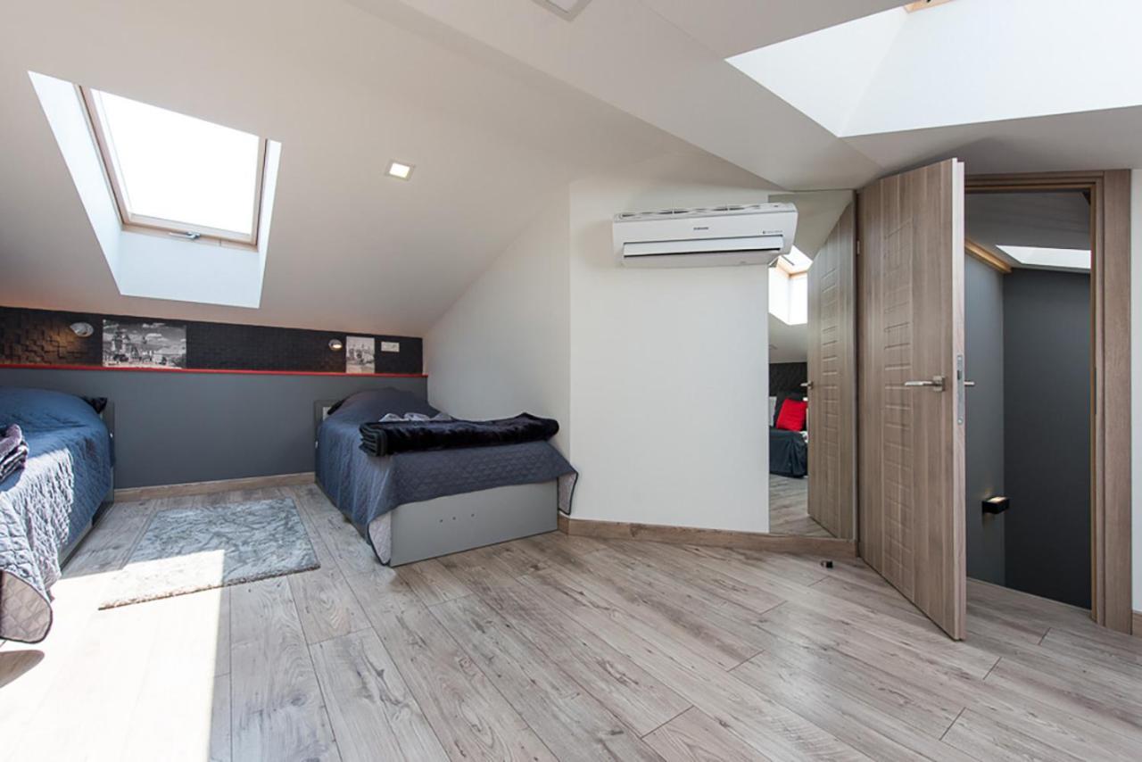 Cozy And Large 62 M2 Apartment With Air Conditioning, Old Town 크라쿠프 외부 사진